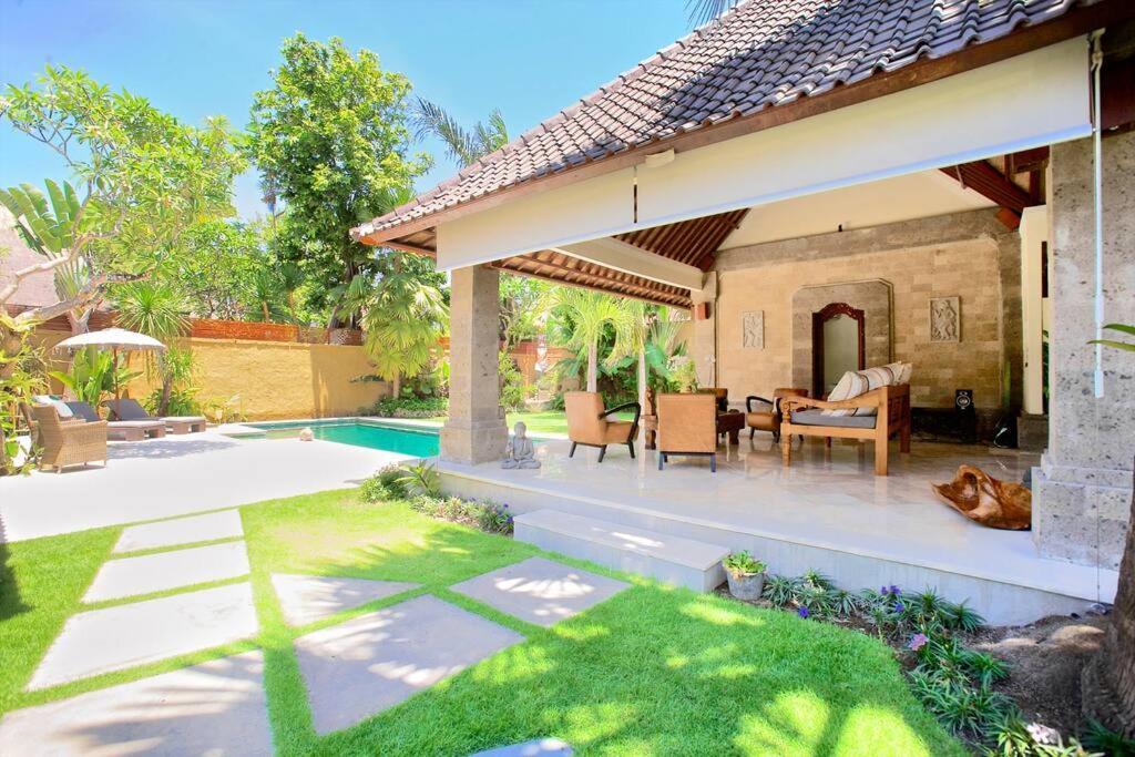 Tropical Oasis, Villa Mimba Sanur Buitenkant foto