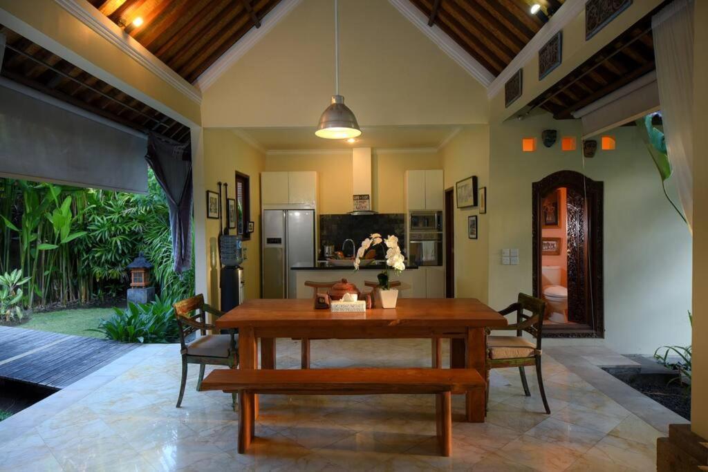 Tropical Oasis, Villa Mimba Sanur Buitenkant foto