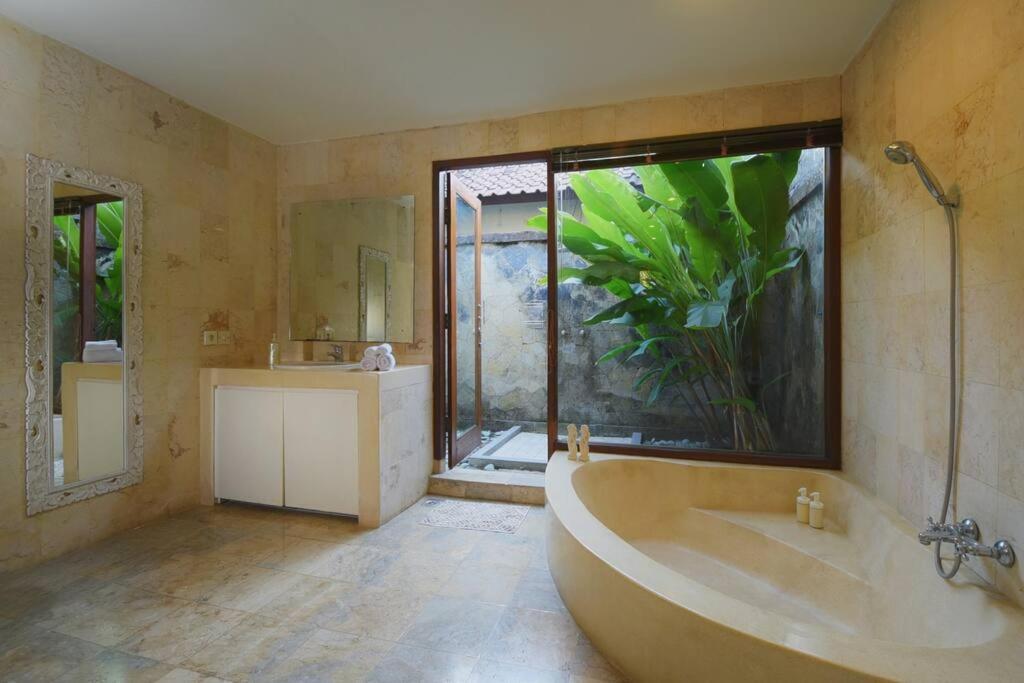 Tropical Oasis, Villa Mimba Sanur Buitenkant foto